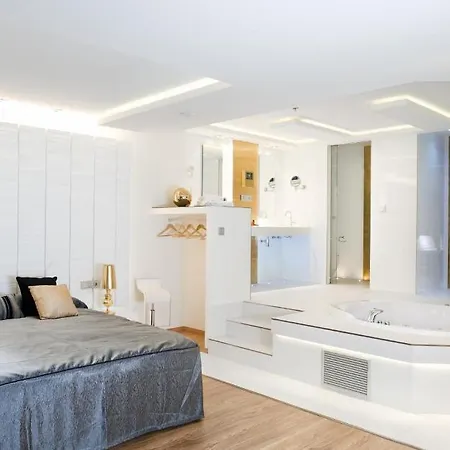 Hotel Kadrit 4*
