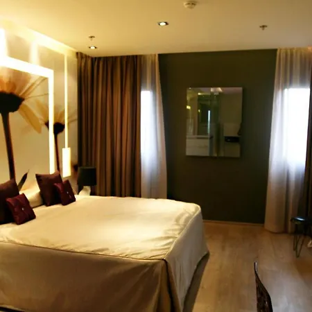 Otel Kadrit 4*